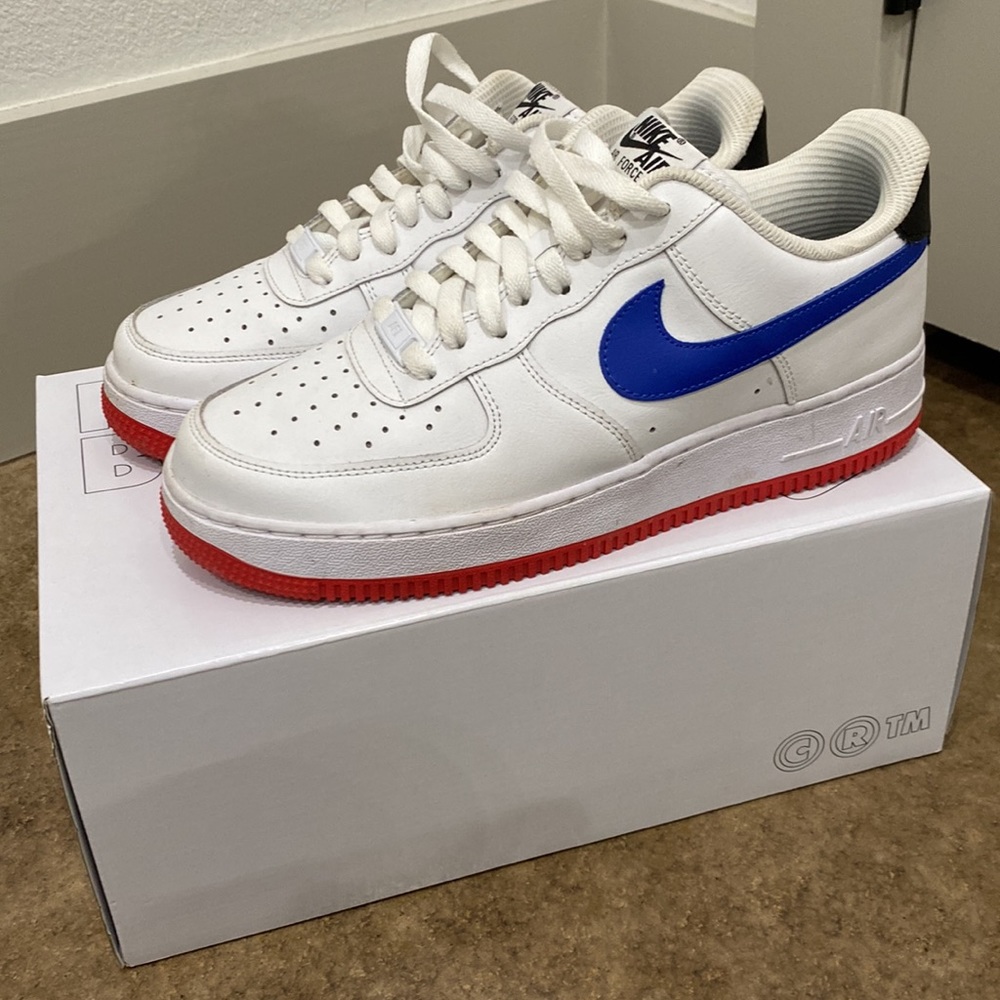 Nike men’s size 7.5 custom Air Force 1, very good condition